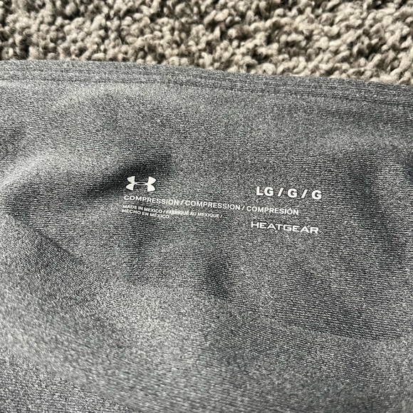 Under Armour Women’s Leggings Cut Out Compression Heatgear Ankle Crop Gray Sz L - Picture 3 of 4